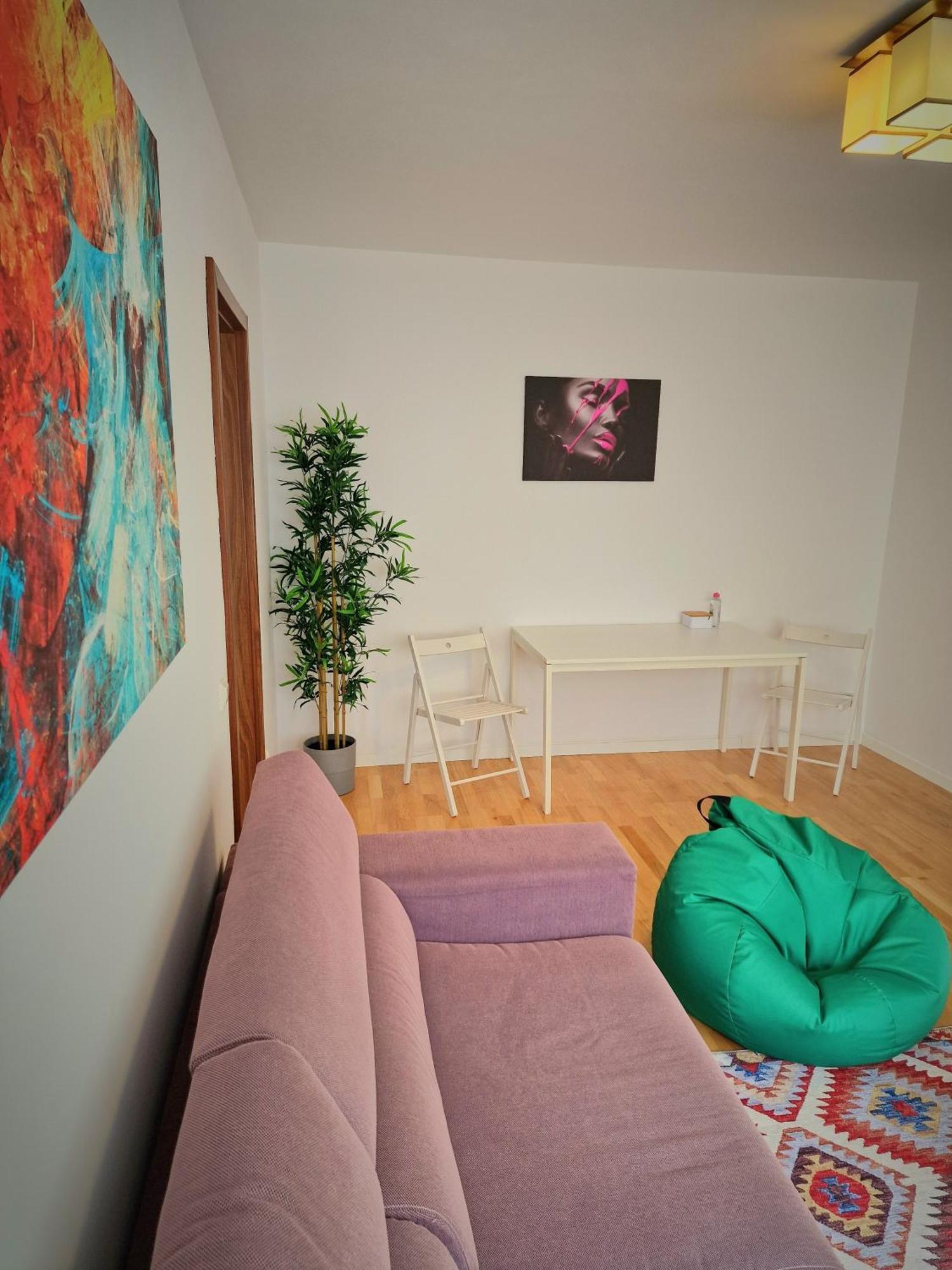 Old Town Central Oasis - Secured Parking Nearby - Self Check In - Metro Station At 1Min Bucarest Esterno foto