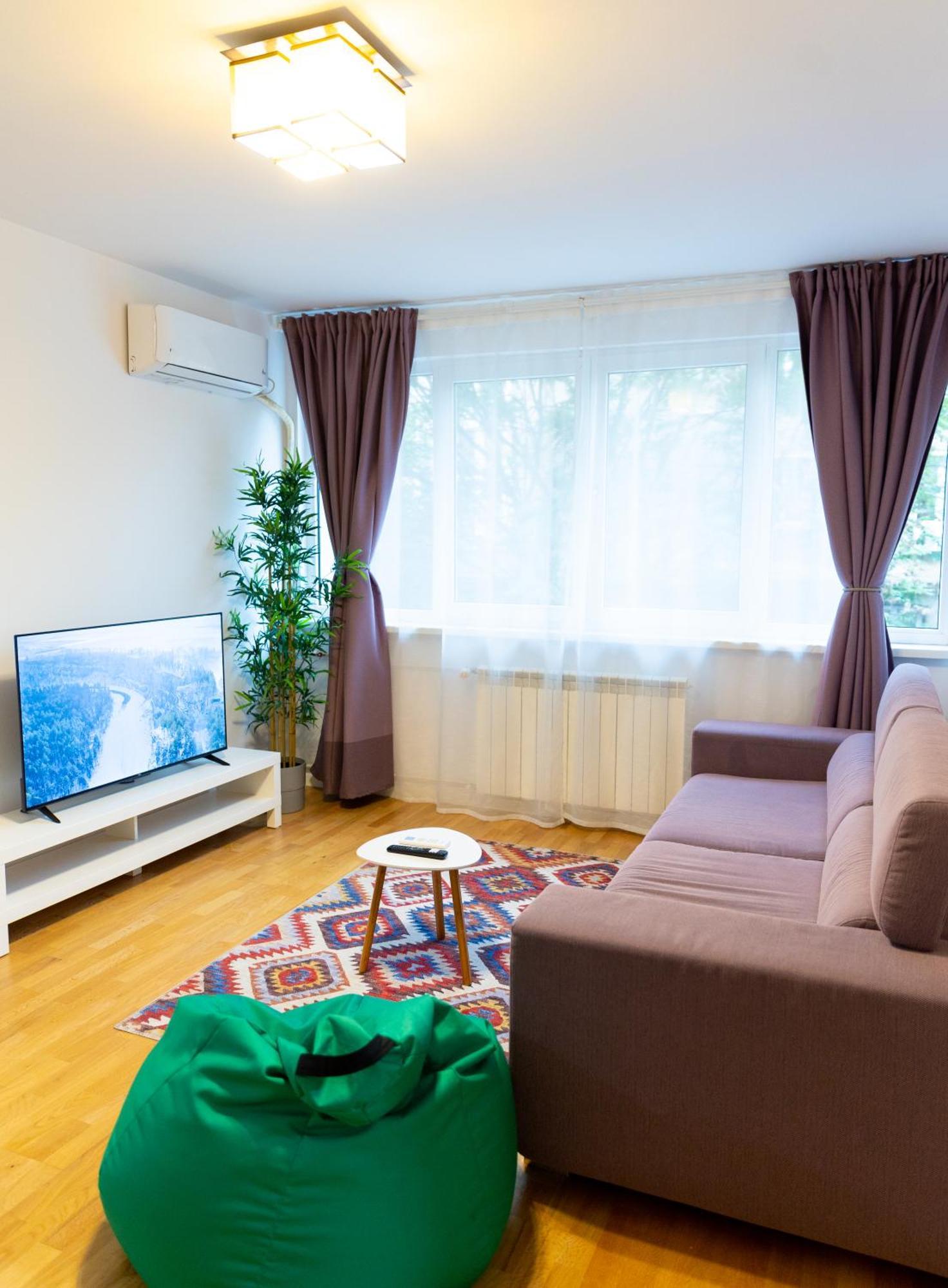 Old Town Central Oasis - Secured Parking Nearby - Self Check In - Metro Station At 1Min Bucarest Esterno foto